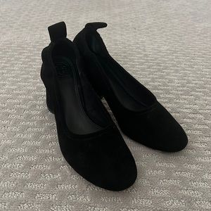 Tory Burch Black Suede Pumps Size 8